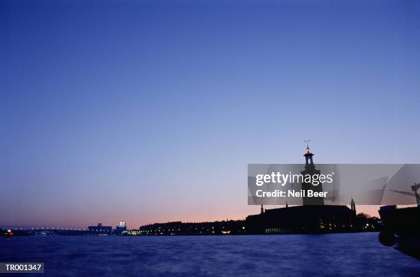 stockholm town hall - stockholm county stockfoto's en -beelden