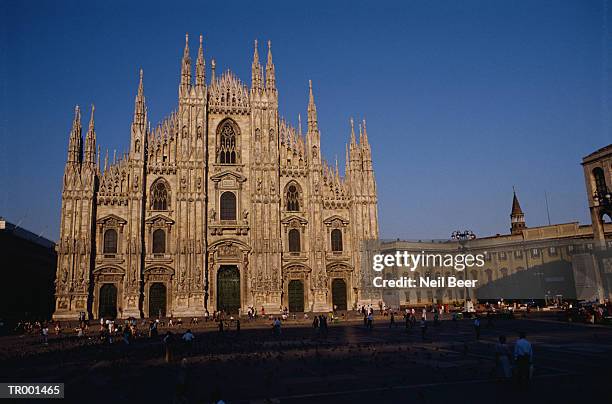 cathedral in milan - national cathedral imagens e fotografias de stock