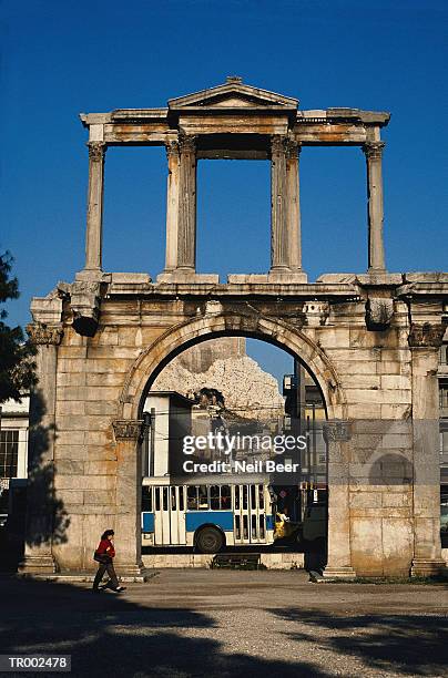 hadrians arch - central greece stock pictures, royalty-free photos & images