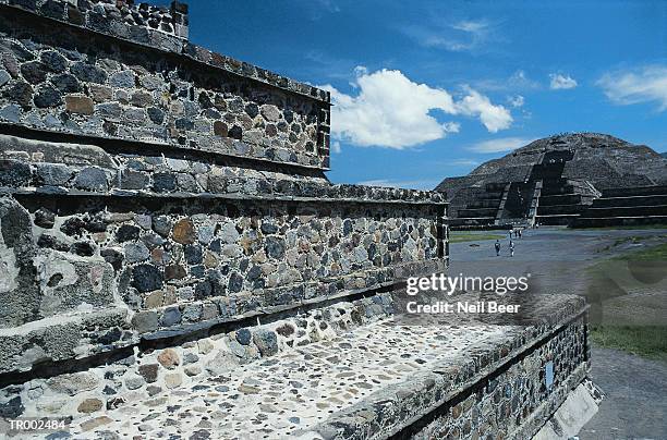 steps of aztec pyramid - central mexico stock pictures, royalty-free photos & images