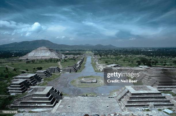 aztec ruins in teotihuacan - ancient civilisation aztec stock pictures, royalty-free photos & images