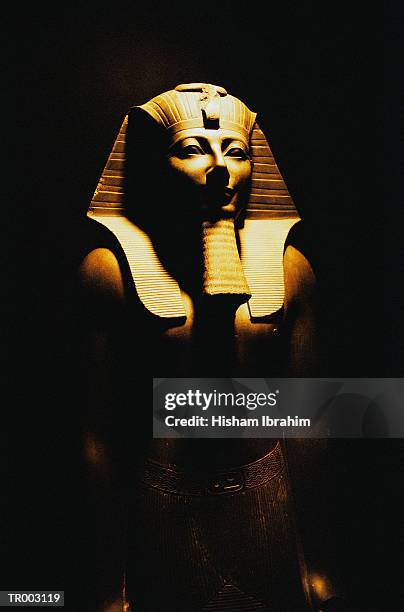 statue of tuthmosis iii - iii stock pictures, royalty-free photos & images