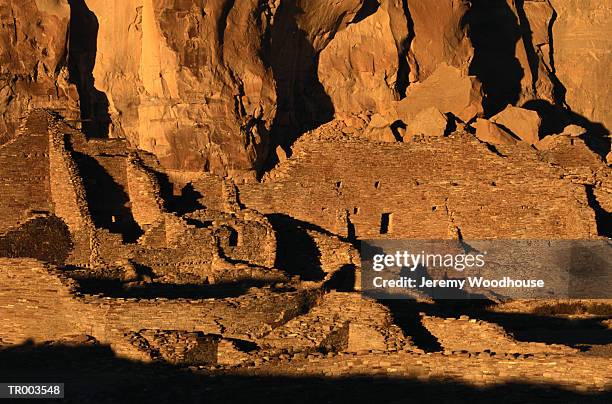 chaco canyon ruins - new mexico - chaco canyon ruins stock pictures, royalty-free photos & images