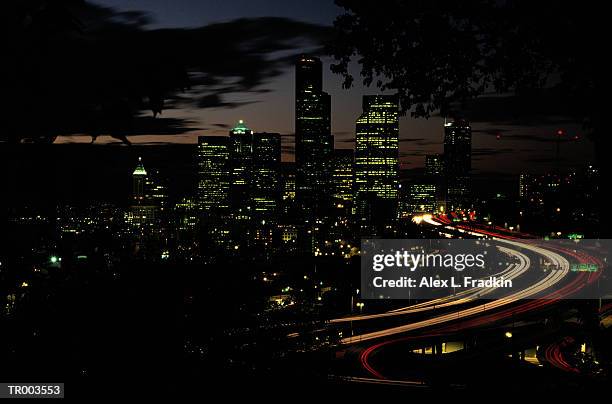 usa, washington state, seattle, skyline, dusk, elevated view - state stockfoto's en -beelden