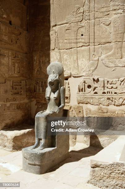 temple of ramses iii - iii stock pictures, royalty-free photos & images