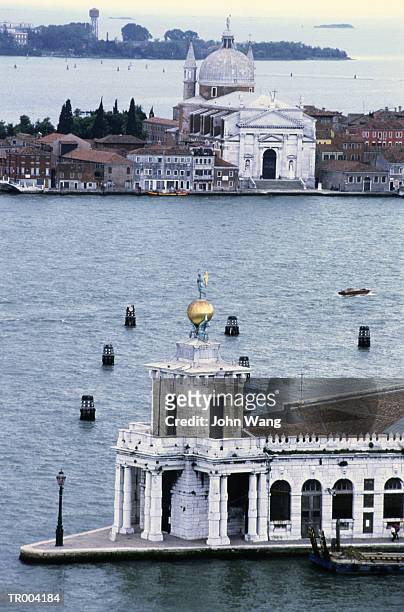 venice waterfront - wange an wange stock pictures, royalty-free photos & images