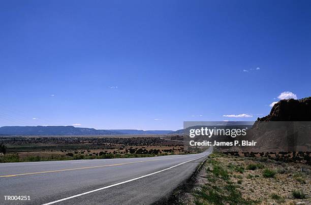 desert highway - james p blair stock pictures, royalty-free photos & images