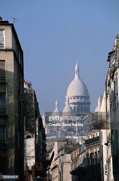 rue de chartres and sacre coeur in paris - em cima de imagens e fotografias de stock