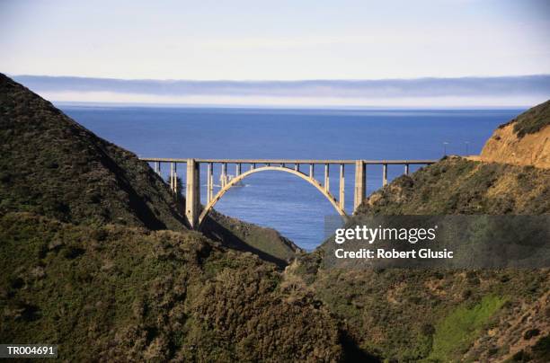 bridge at big sur - pont de bixby photos et images de collection