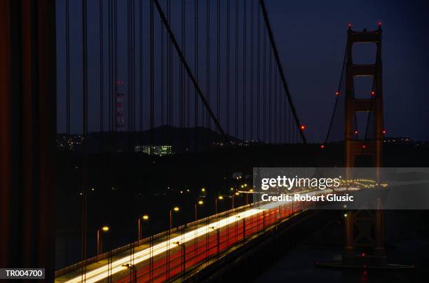 golden gate bridge - official media preview for world premiere of king tut treasures of the golden pharaoh stockfoto's en -beelden