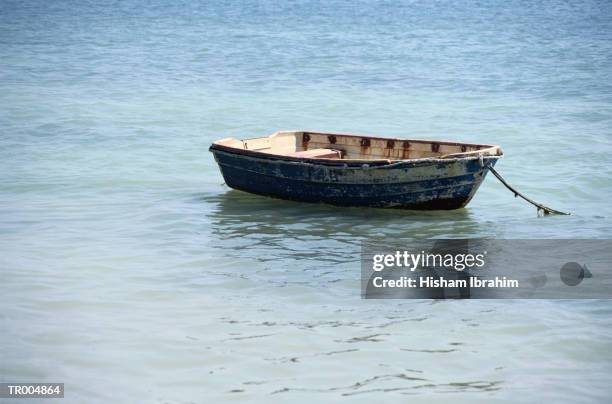 small boat - greater antilles fotografías e imágenes de stock