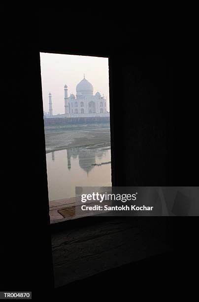 Mahal Window Photo 497 Black Taj Mahal Stock Photos, High-Res Pictures, and Images - Getty ...