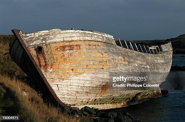 old boat - nautical vessel part foto e immagini stock