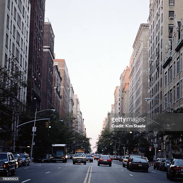 new york city traffic - gen colin powell announces major gift to the city college of new york may 3 stockfoto's en -beelden
