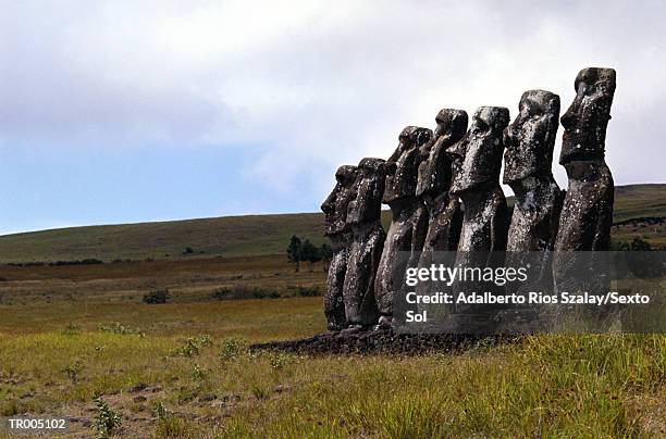 easter island statues - norwegian royal family attends the unveiling of a statue of king olav v in oslo stockfoto's en -beelden