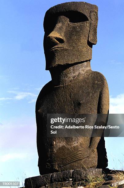 easter island statue - norwegian royal family attends the unveiling of a statue of king olav v in oslo stockfoto's en -beelden