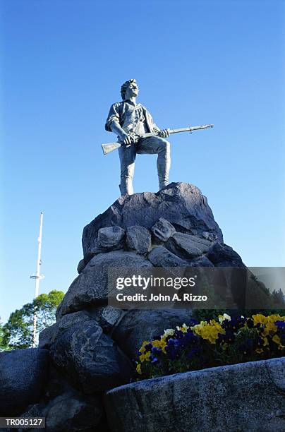 minuteman statue -- boston - norwegian royal family attends the unveiling of a statue of king olav v in oslo stockfoto's en -beelden