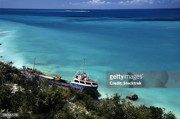 shipwreck - lesser antilles stock pictures, royalty-free photos & images