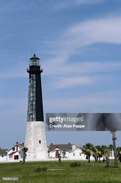 usa, georgia, tybee island lighthouse, exterior - usa imagens e fotografias de stock