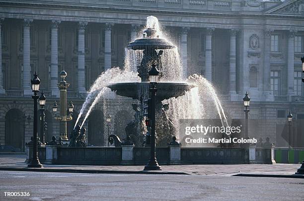 la concorde fountain - paris rive droite photos et images de collection