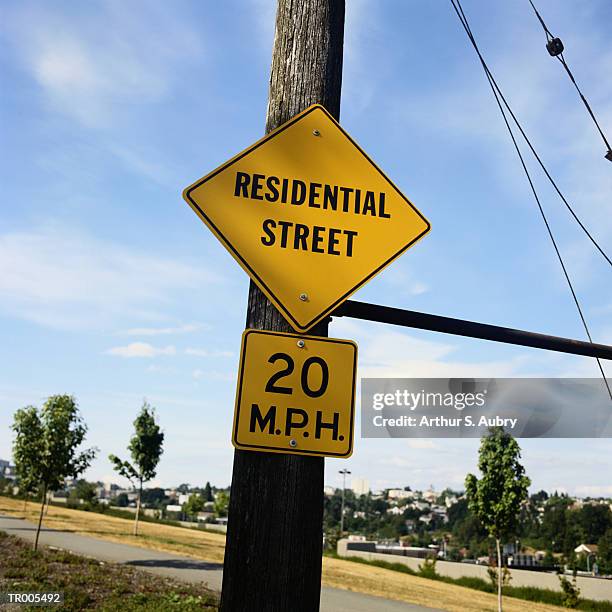 residential sign - inside a regal entertainment group live stadium cinema location ahead of earnings figures stockfoto's en -beelden