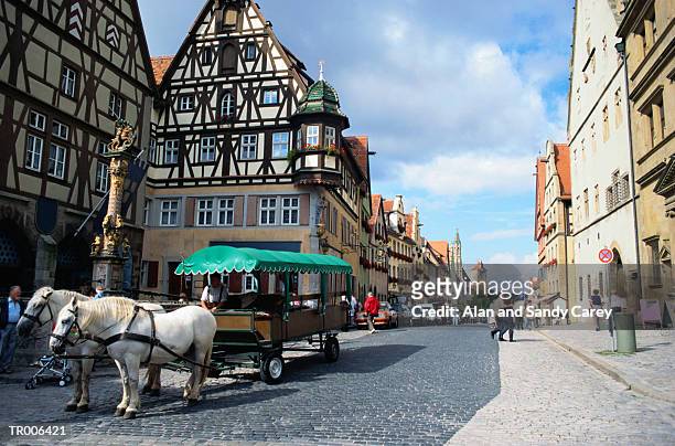 germany, bavaria, rothenburg ober der tauber, street scene - alan sandy carey horse stock pictures, royalty-free photos & images