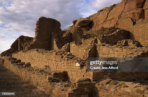chaco ruins in new mexico - chaco canyon ruins stock pictures, royalty-free photos & images