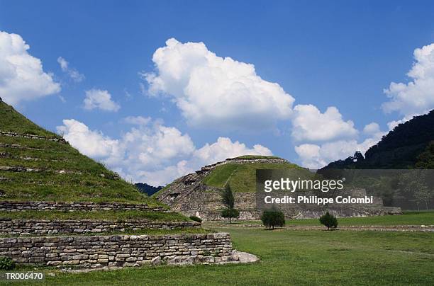 ruins at tajin, mexico - central mexico stock pictures, royalty-free photos & images