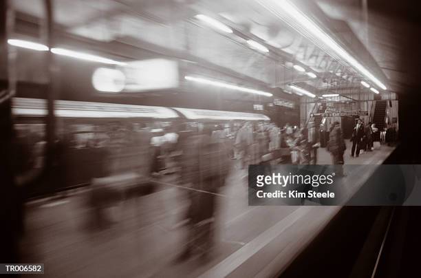 view of platform from new york city subway - 色彩処理 ストックフォトと画像