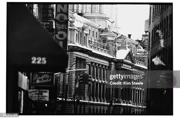 old police headquarters, little italy --  nyc - little italy stock pictures, royalty-free photos & images