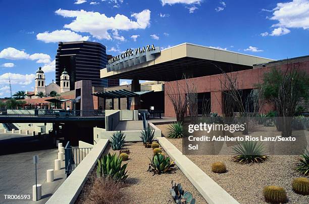 convention center -- phoenix, arizona - key speakers at the international economic forum of the americas conference of montreal stockfoto's en -beelden