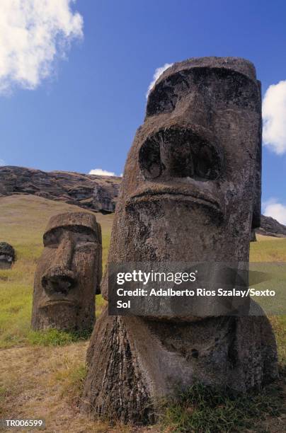 easter island stone statue - history of football preview screening by tv channel history and sky in munich stockfoto's en -beelden