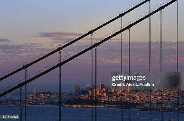 usa, california, san francisco, bridge detail and skyline, sunset - usa imagens e fotografias de stock
