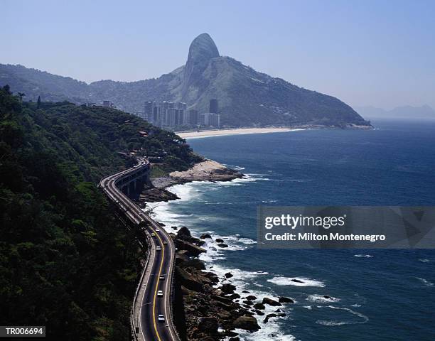 highway -- rio de janeiro - ancine stockfoto's en -beelden