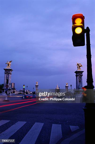 pont alexandre iii in paris, france - vehicle light stockfoto's en -beelden