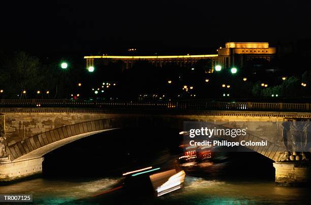 palais de chaillot in paris, france - french far right national front president marine le pen delivers a speech after the results of france regional elections stockfoto's en -beelden