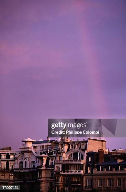 rainbow over paris, france - french far right national front president marine le pen delivers a speech after the results of france regional elections stockfoto's en -beelden