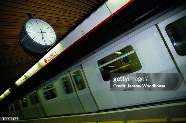 hong kong subway - south east china stock pictures, royalty-free photos & images