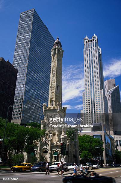 the water tower in chicago - water tower storage tank - fotografias e filmes do acervo