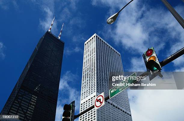 the john hancock building in chicago - hancock building chicago - fotografias e filmes do acervo