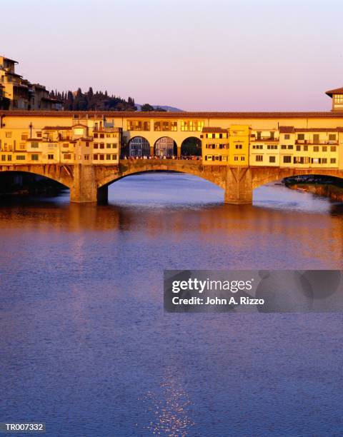 ponte vecchio in florence, italy - ponte 個照片及圖片檔