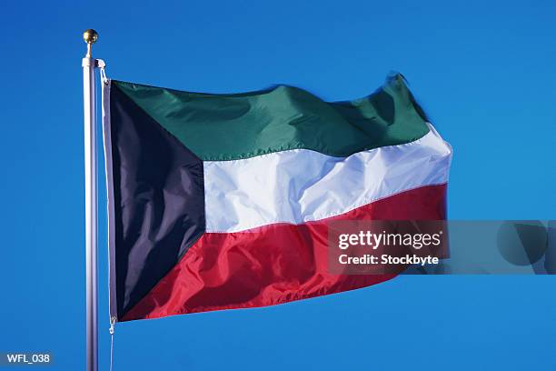 flag of kuwait - tutte le bandiere del medio oriente foto e immagini stock
