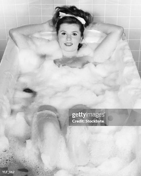 frau nach bad - beautiful woman bath stock-fotos und bilder