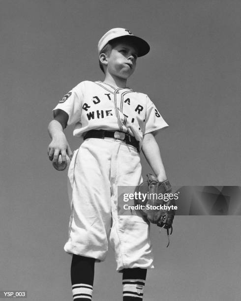 boy baseball pitcher standing on mound - borussia dortmund unveils sebastian kehl as head of players department stockfoto's en -beelden