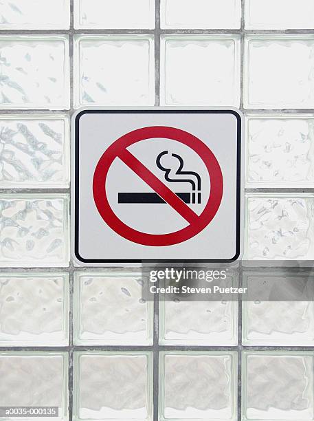 no smoking sign - no smoking sign stock pictures, royalty-free photos & images