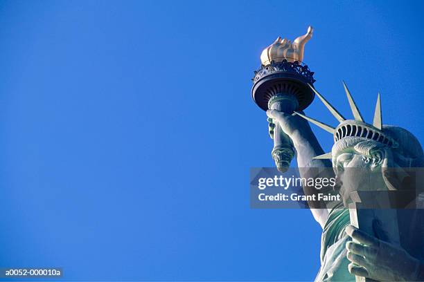 statue of liberty - statue of liberty new york city - fotografias e filmes do acervo