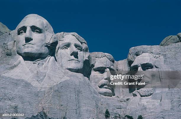 mount rushmore heads - マウントラシュモア国立記念碑 ストックフォトと画像
