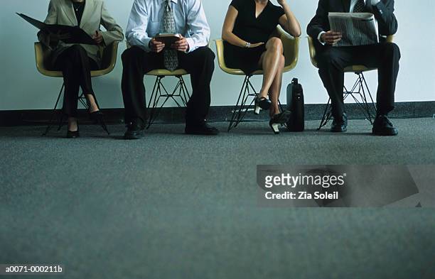 businesspeople in waiting room - interview imagens e fotografias de stock