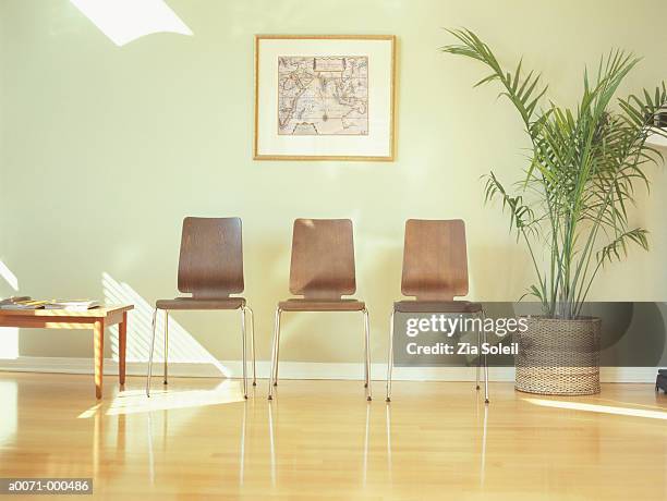 physician's waiting room - wartezimmer stock-fotos und bilder