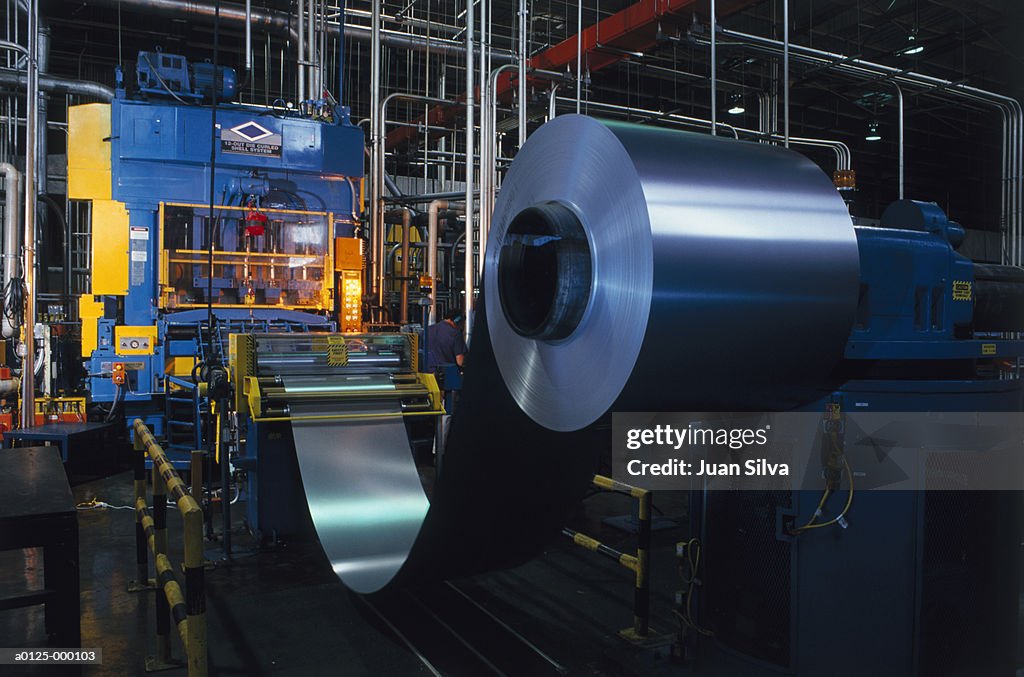 Aluminum Can Factory High-Res Stock Photo - Getty Images